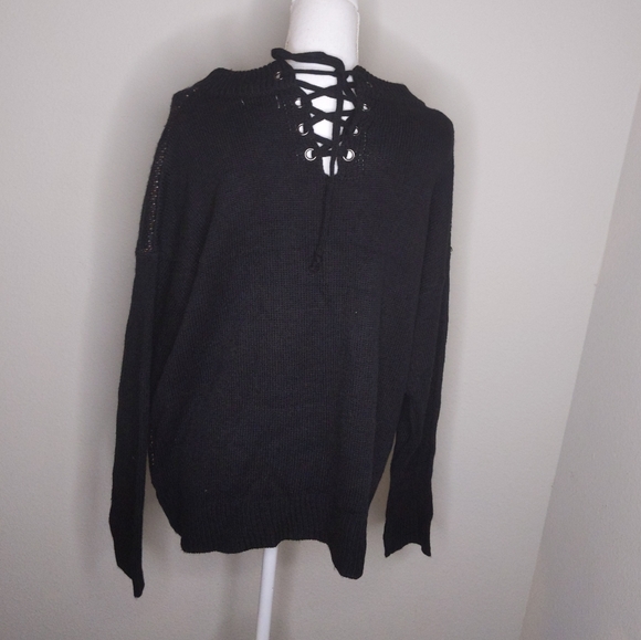 Umgee USA Black Floral Sweater Women’s Large | Lace-Up Back Long Sleeve Top - Picture 5 of 10